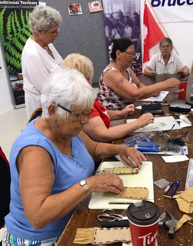 Georgian Bay Metis Leather Pouch Workshop Patricia Taylor Councilor 2019